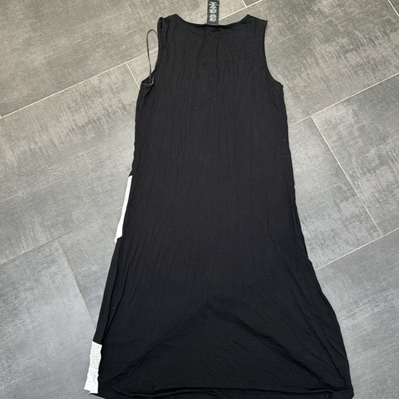 Design History Dress - Picture 4 of 4